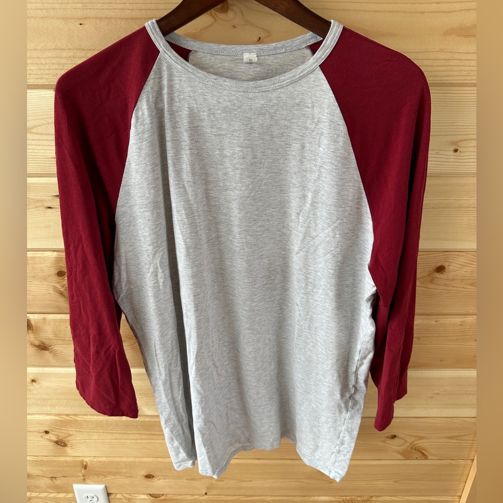 Lululemon Mens Baseball 3/4 Sleeve Tee Size L Red Gray